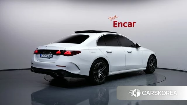 Mercedes-Benz E-Class W214 2026 Белый из Кореи