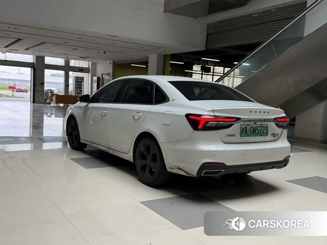 Roewe ei6 MAX 2021 Белый из Китая