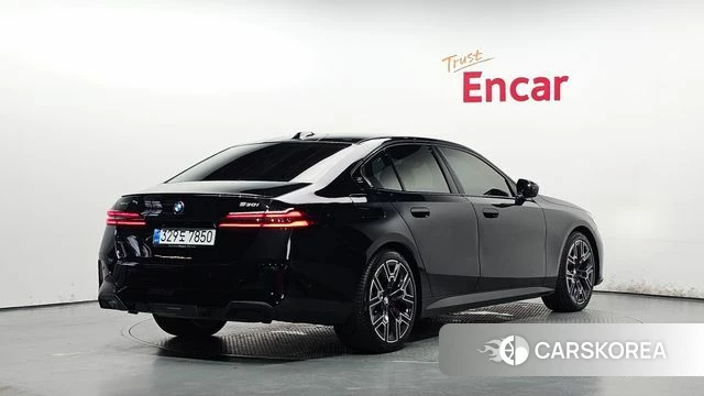 BMW 5 Series (G60) 2025 Черный из Кореи