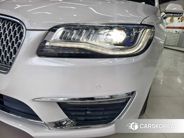 Lincoln MKZ 2019 Белый из Китая