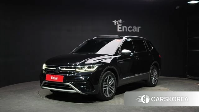 Volkswagen Tiguan Allspace 2023 Черный из Кореи