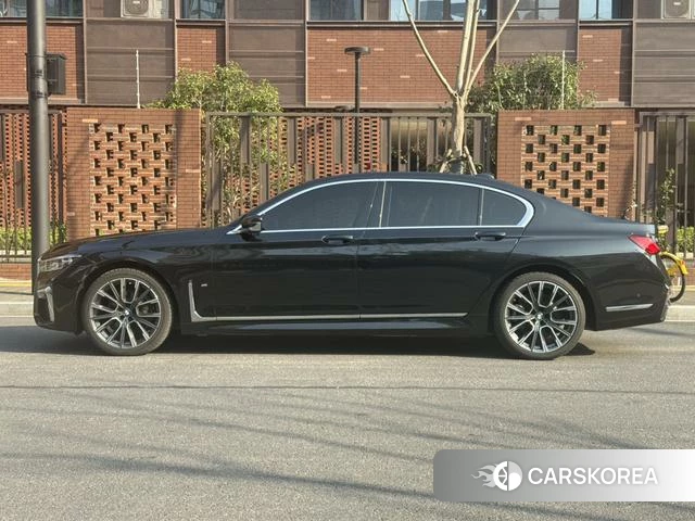 BMW 7 series 2022 Черный из Китая