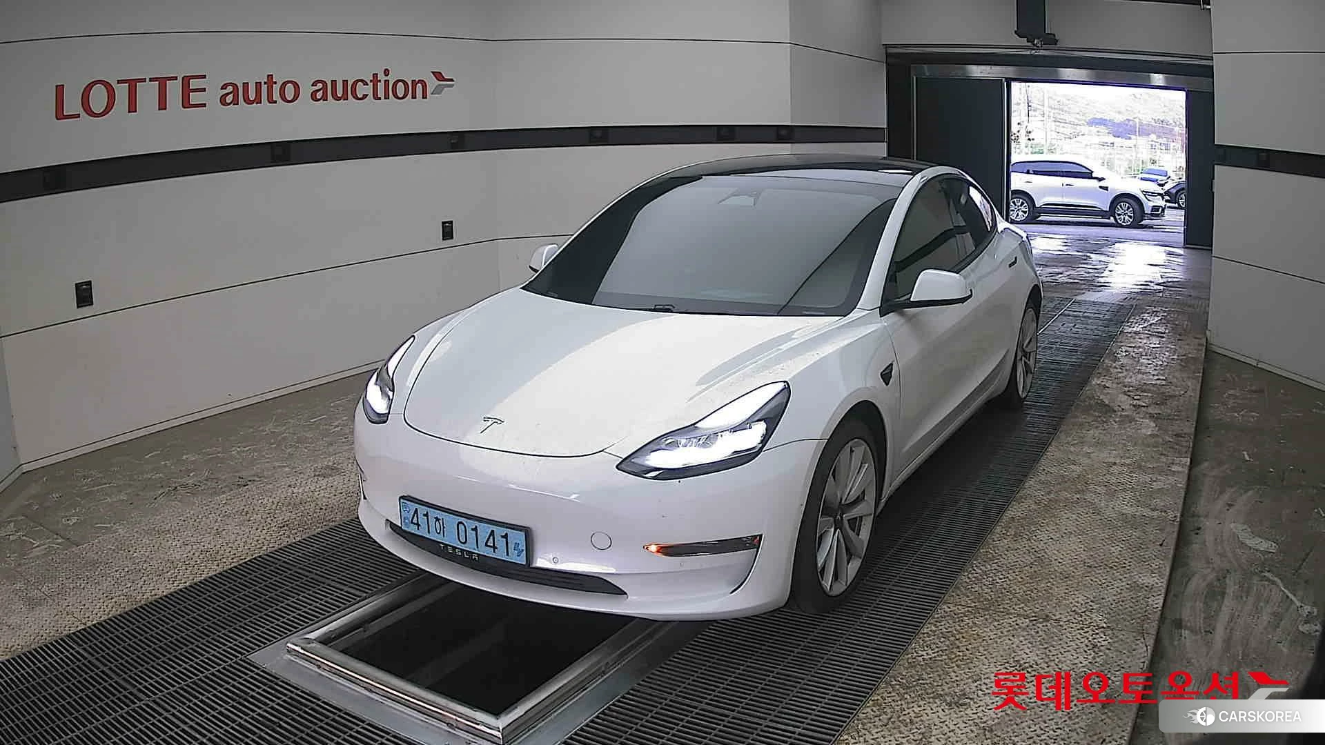 Tesla Model 3 Long Range 2021 Pearl White Multi-coat из Кореи