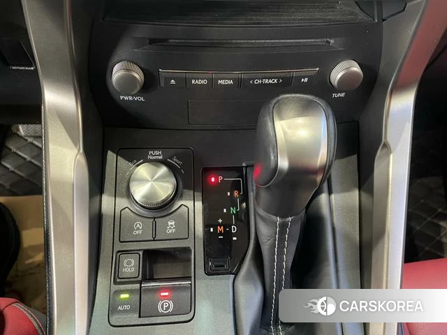 Lexus NX 2021 Серебристо-серый из Китая