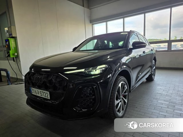 Audi Q5 (80A) 2025 Черный из Кореи