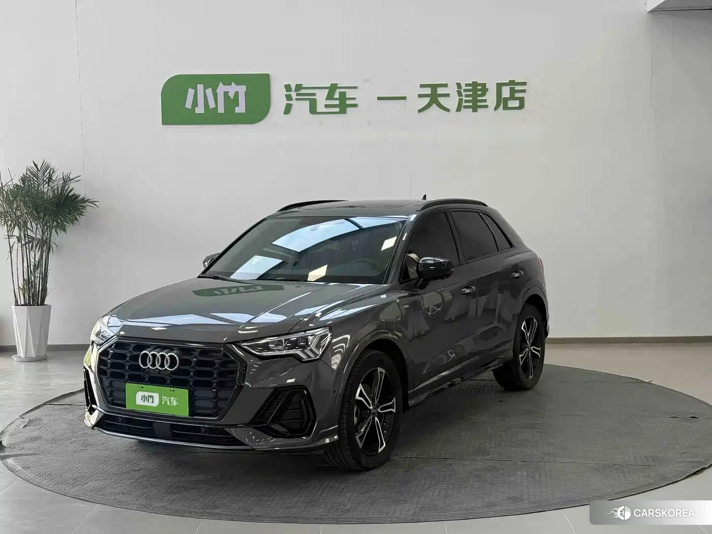 Audi Q3 2023 Silver/gray из Китая