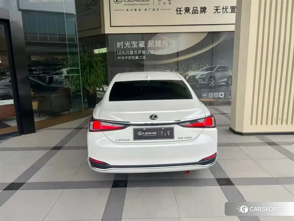 Lexus ES 2024 Белый из Китая