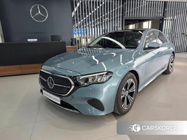 Mercedes-Benz E-Class W214 2025 Синий нефрит из Кореи