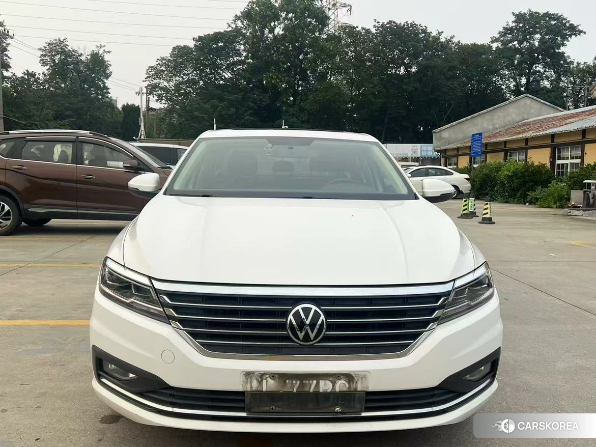 Volkswagen Lavida 2020 Белый из Китая