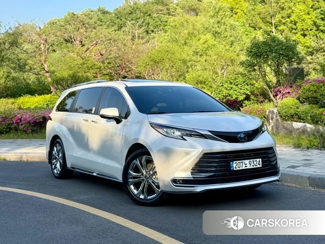 Toyota Sienna 4th Generation 2022 Жемчужный цвет из Кореи