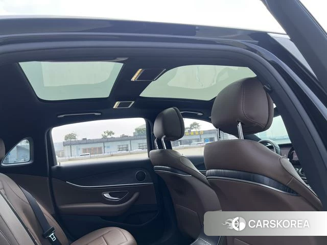 Mercedes-Benz E-class 2021 Черный из Китая