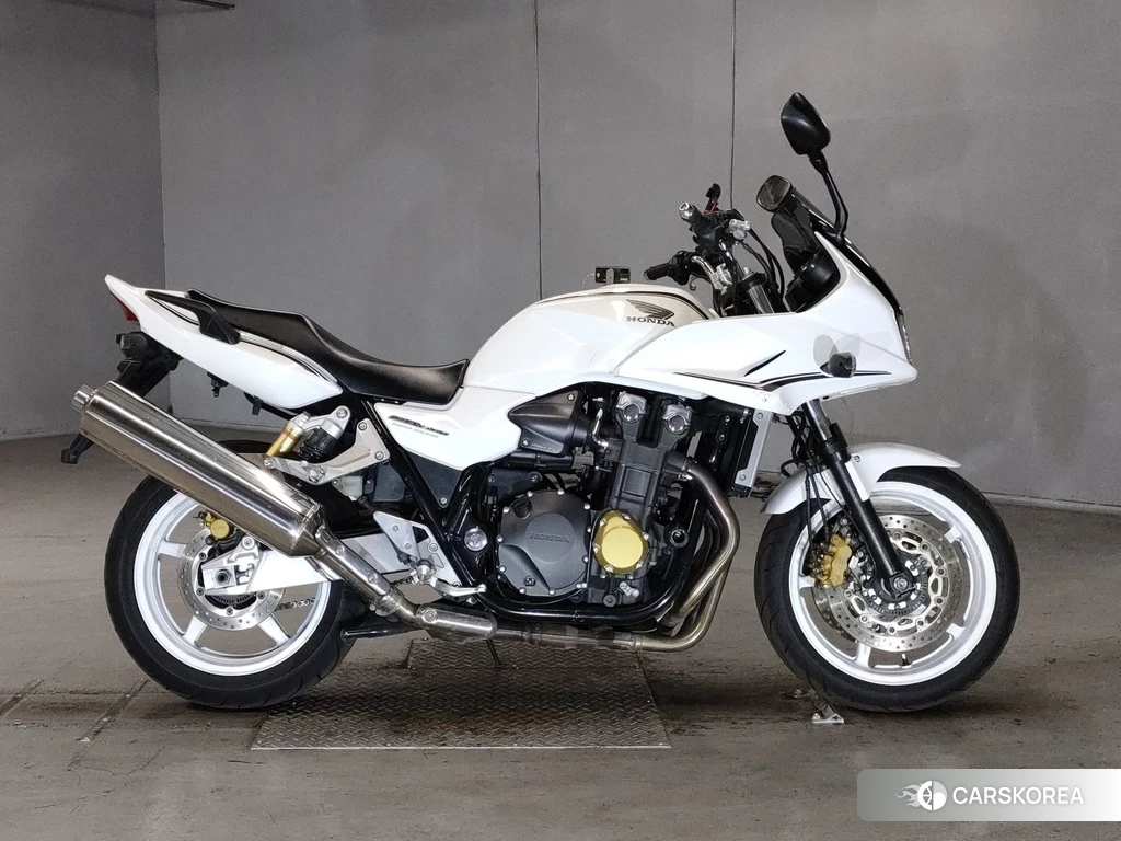 Проданный Honda CB1300SF BOLDOR 2011 из Японии