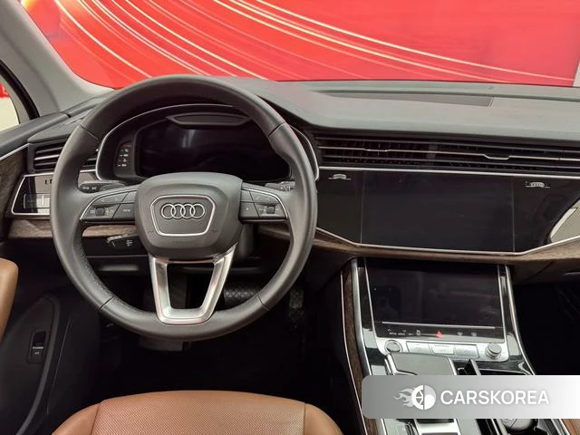 Audi Q7 2022 Черный из Китая