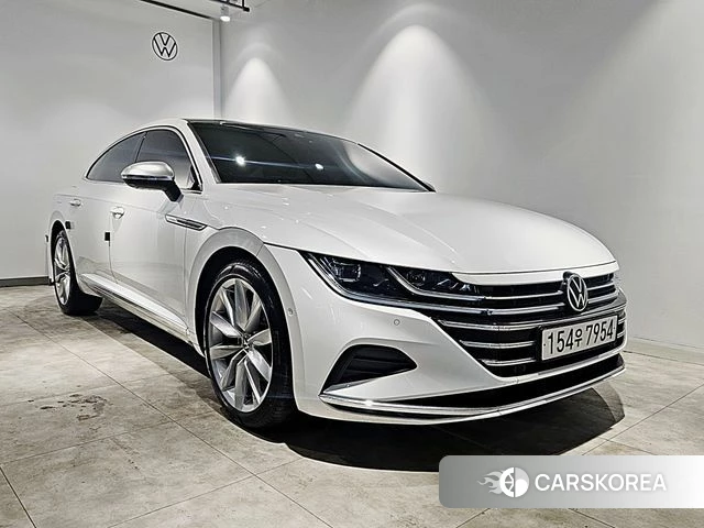 Volkswagen Arteon 2023 Белый из Кореи
