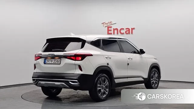 Kia Seltos 2022 Белый из Кореи