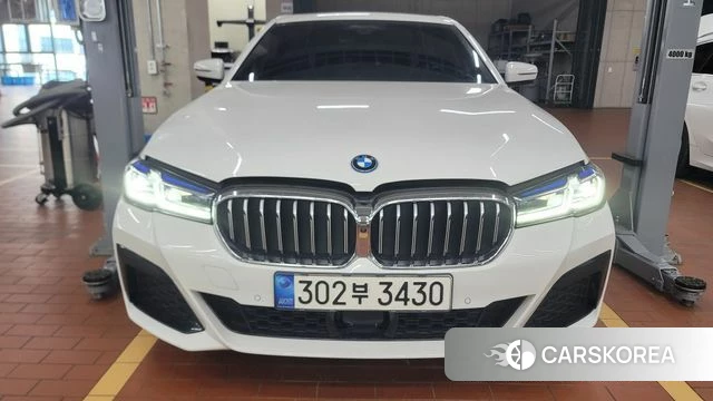 BMW 5 Series (G30) 2021 Белый из Кореи