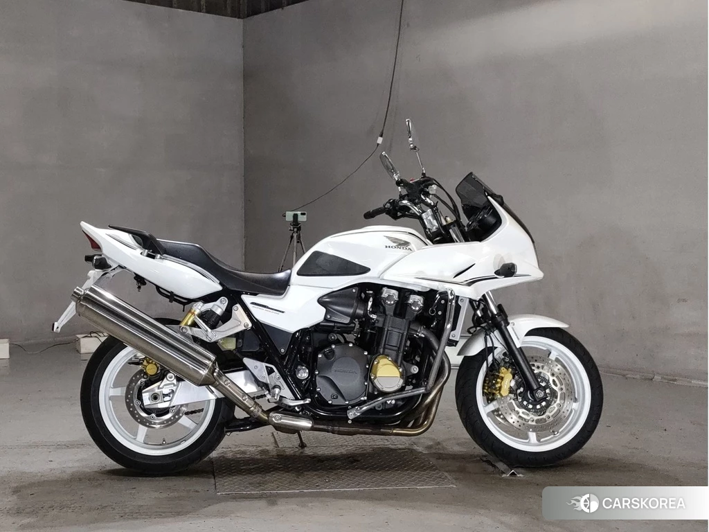 Проданный Honda CB1300SF BOLDOR 2011 из Японии