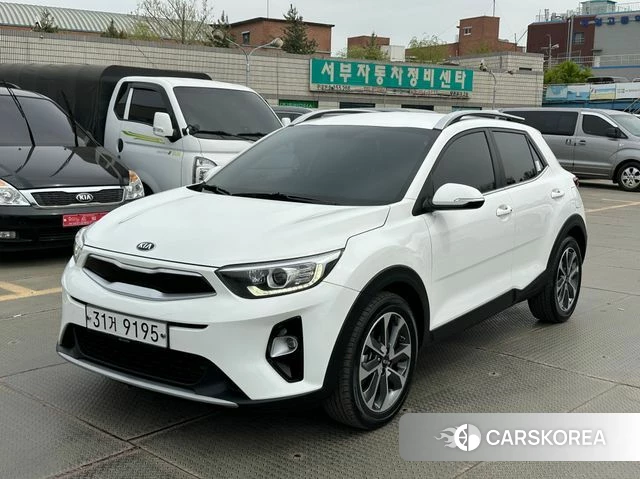 Kia Stonic 2018 Белый из Кореи