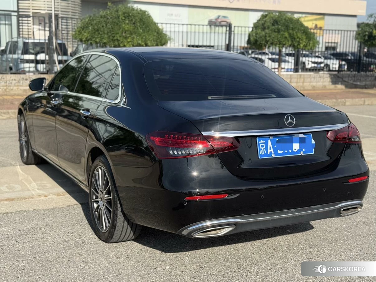 Mercedes-Benz E-class 2022 Черный из Китая
