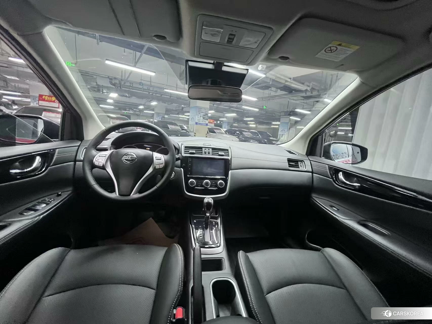 Nissan TIIDA 2023 Красный из Китая