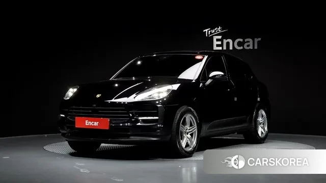 Porsche Macan 2019 Черный из Кореи