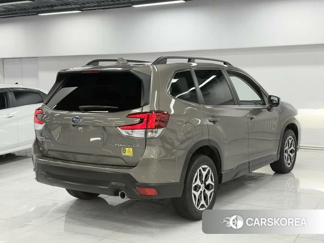 Subaru FORESTER Forester 2021 Коричневый из Китая