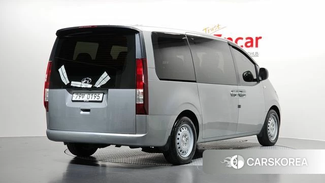 Hyundai Staria 2023 Серебряный из Кореи