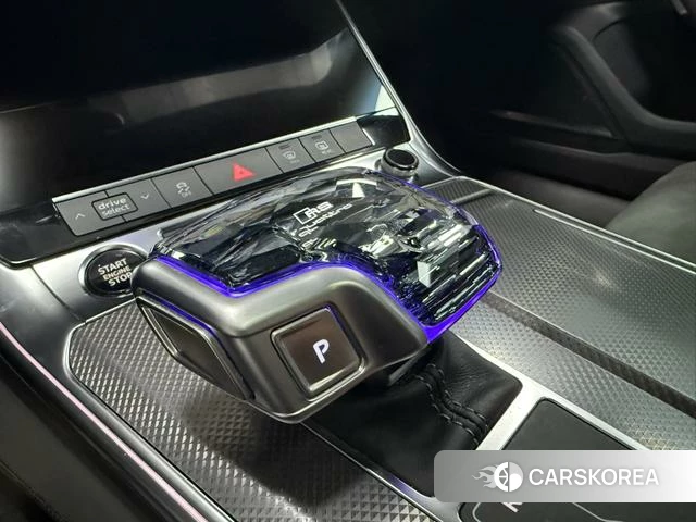 Audi A6L 2021 Темно-серый из Китая