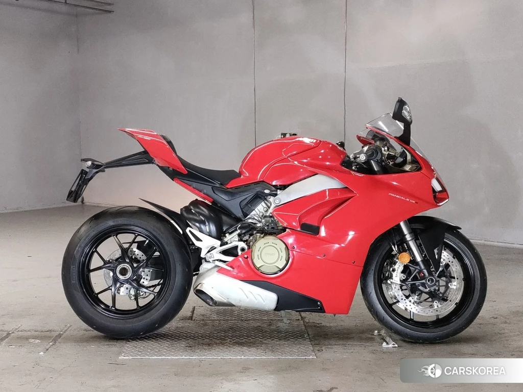 Проданный Ducati PANIGALE V4 2019 из Японии, фото 2