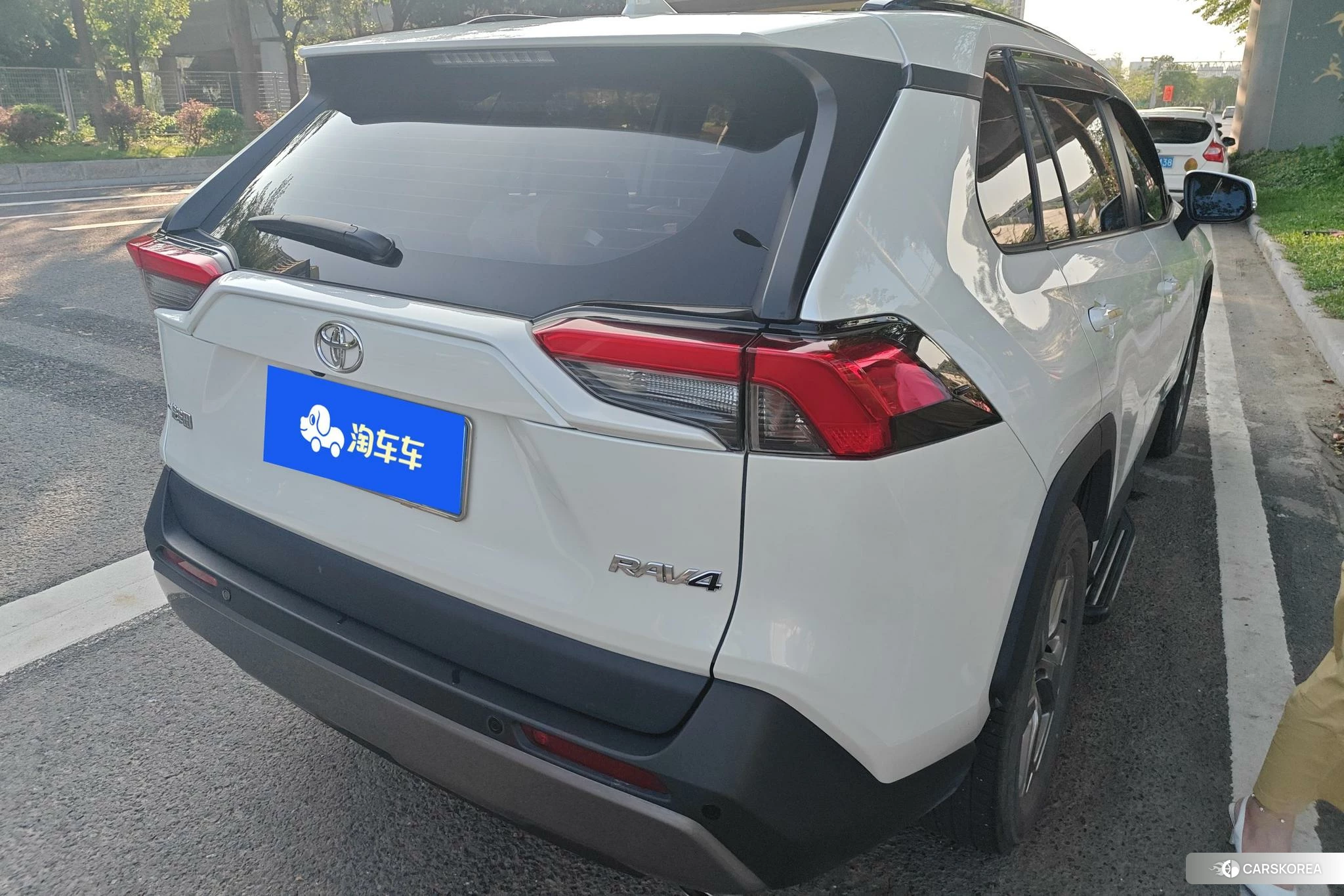 Toyota RAV4 Rongfang 2022 Белый из Китая