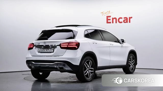 Mercedes-Benz GLA-Class X156 2019 Белый из Кореи