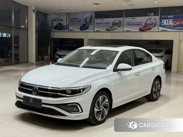 Volkswagen Bora 2022 Белый из Китая