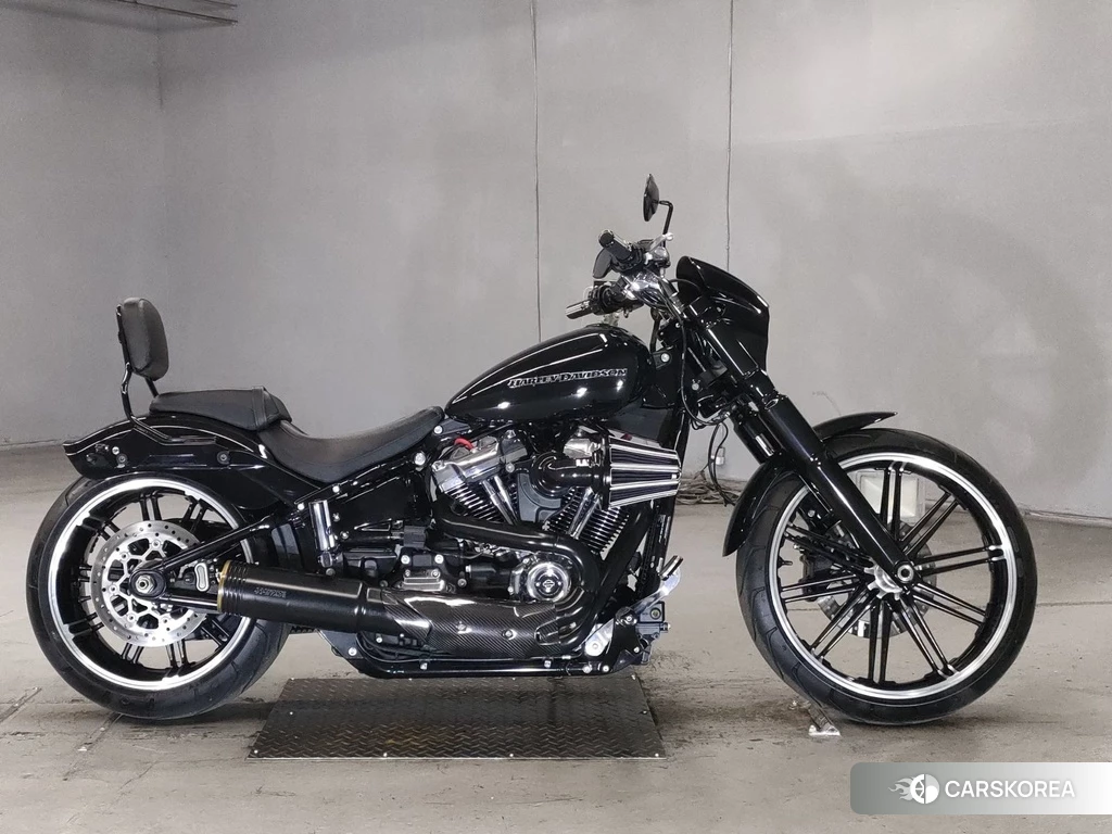 Проданный Harley-Davidson Softail Breakout FXBRS1868 id 4171934 из Японии, фото 2
