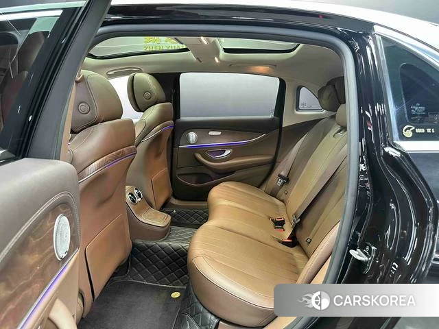 Mercedes-Benz E-class 2021 Черный из Китая