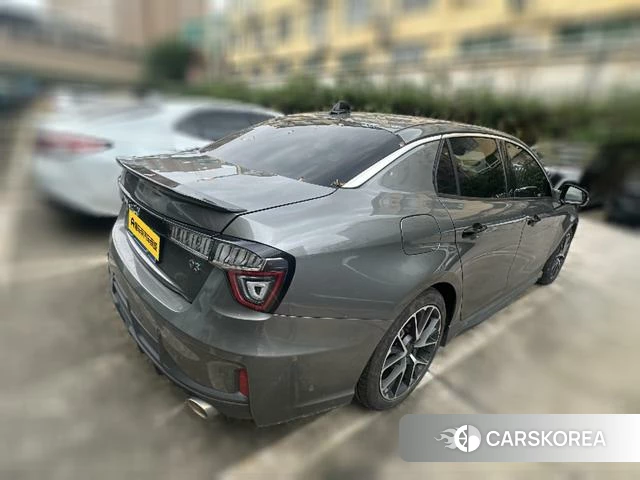 Lynk 03 2022 Темно-серый из Китая