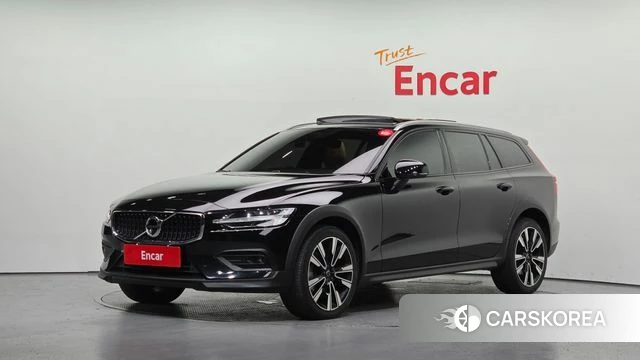 Volvo V60 Cross-Country 2nd Generation 2021 Черный из Кореи