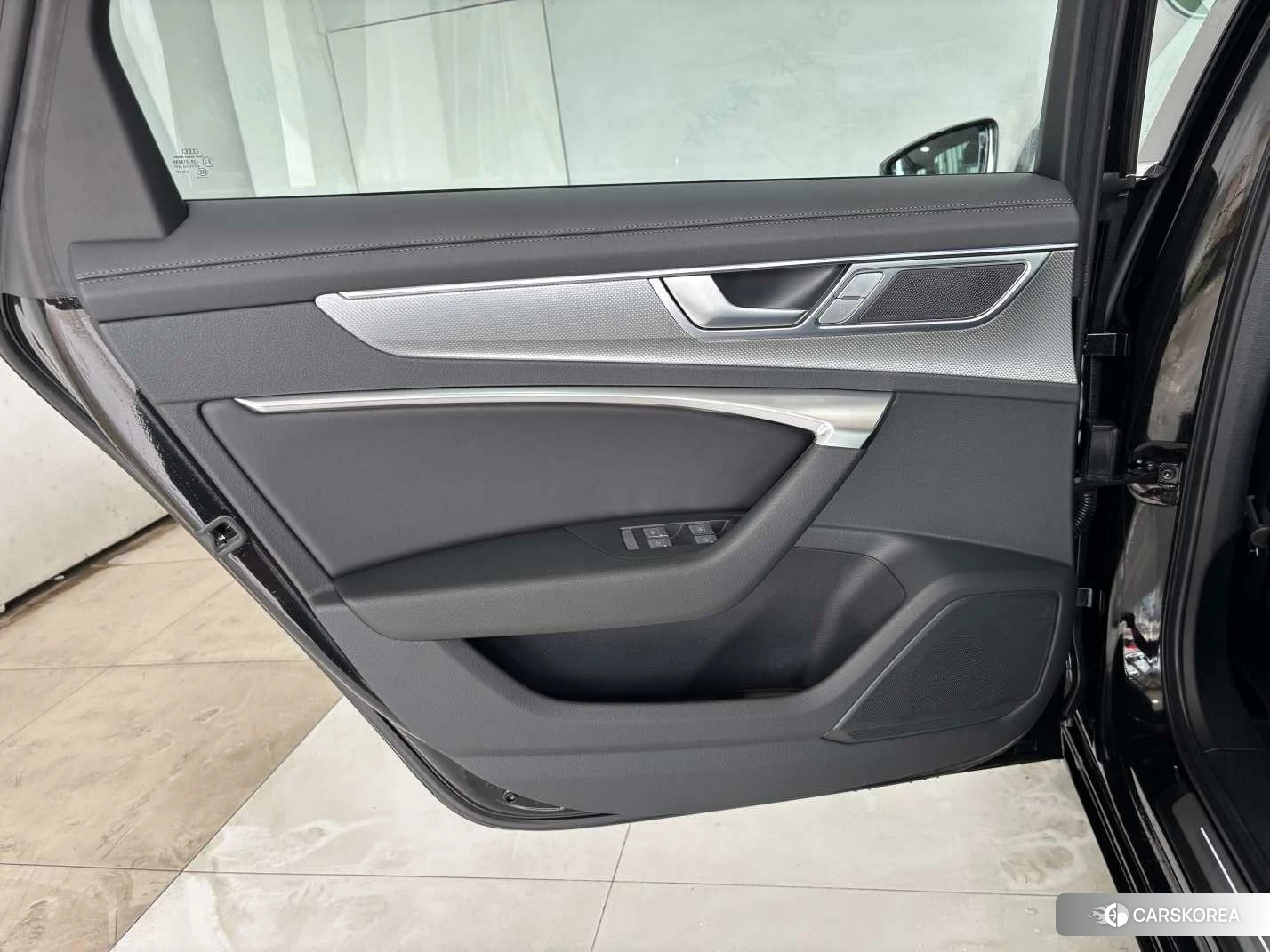 Audi A6L 2024 Черный из Китая