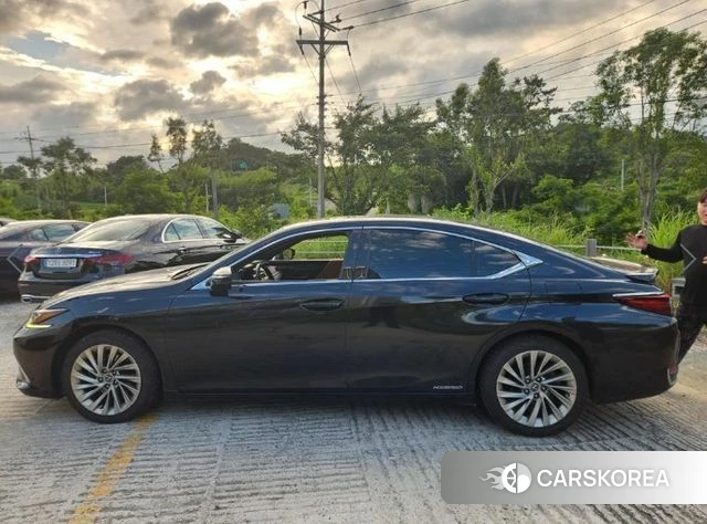Lexus ES300h 7th generation 2021 Черный из Кореи
