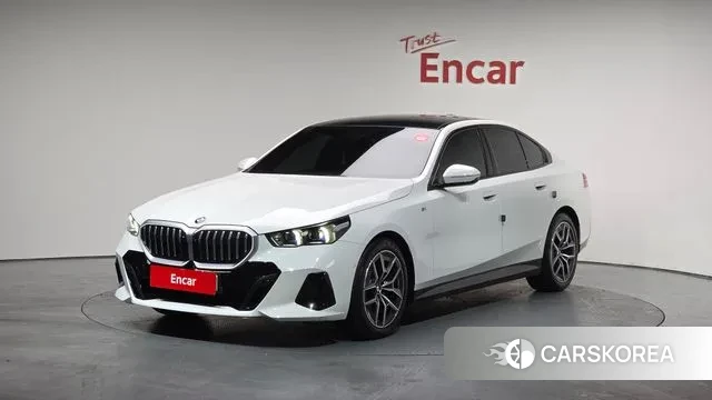 BMW 5 Series (G60) 2023 Белый из Кореи