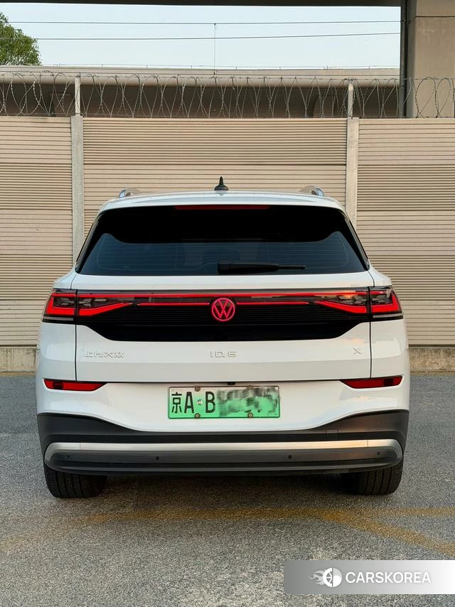Volkswagen ID.6 X 2022 Белый из Китая