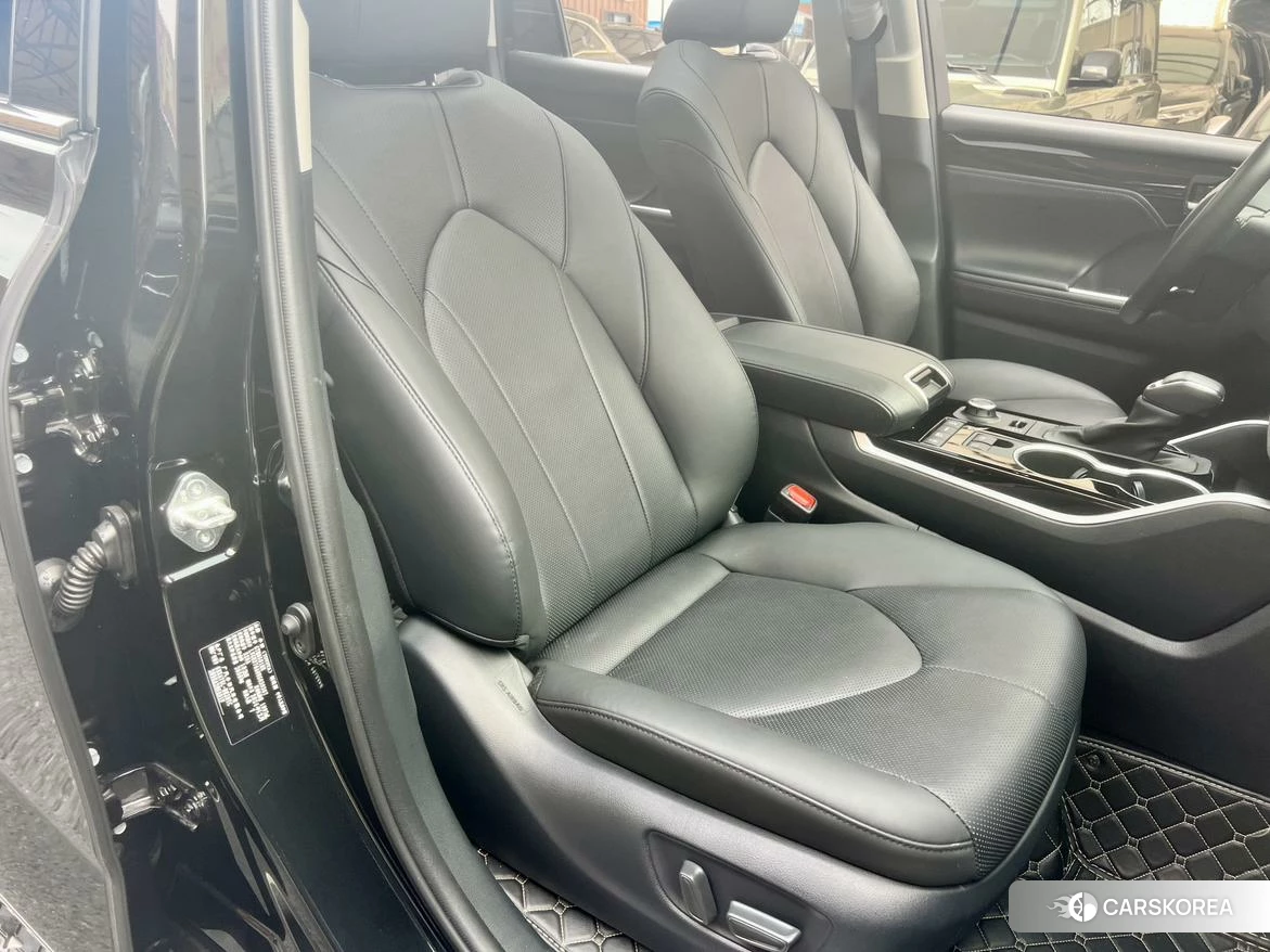 Toyota Highlander 2024 Черный из Китая