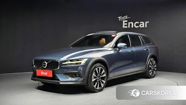 Volvo V60 Cross-Country 2nd Generation 2023 Синий из Кореи