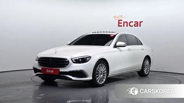 Mercedes-Benz E-Class W213 2022 Белый из Кореи