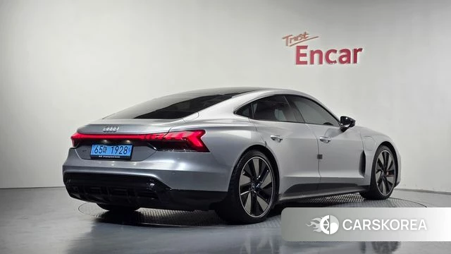 Audi e-Tron GT 2021 Серебристо-серый из Кореи