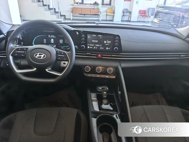 Hyundai Elantra 2025 Белый из Китая