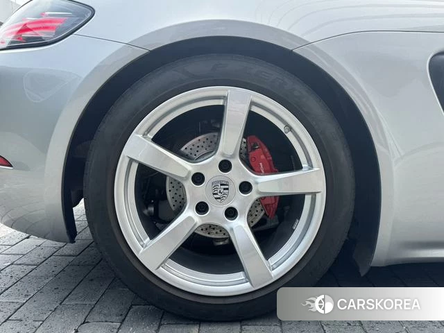 Porsche 718 2022 Серебристо-серый из Китая