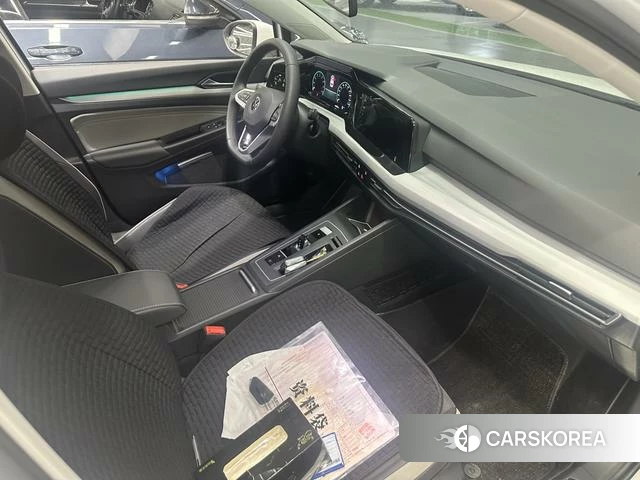 Volkswagen Golf 2022 Белый из Китая