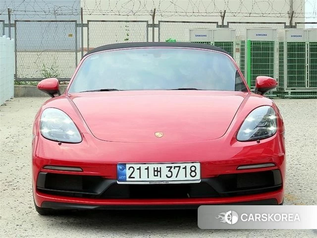 Porsche 718 Boxster 2024 Красный из Кореи