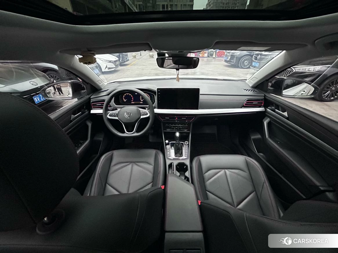 Volkswagen Lavida 2023 Белый из Китая