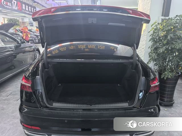 Audi A6L 2019 Черный из Китая